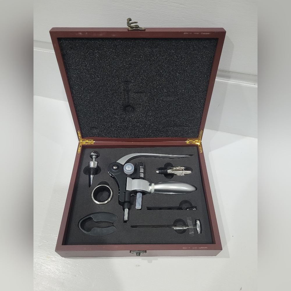 6 Piece Wine Set in Mahogany Wood Box*
